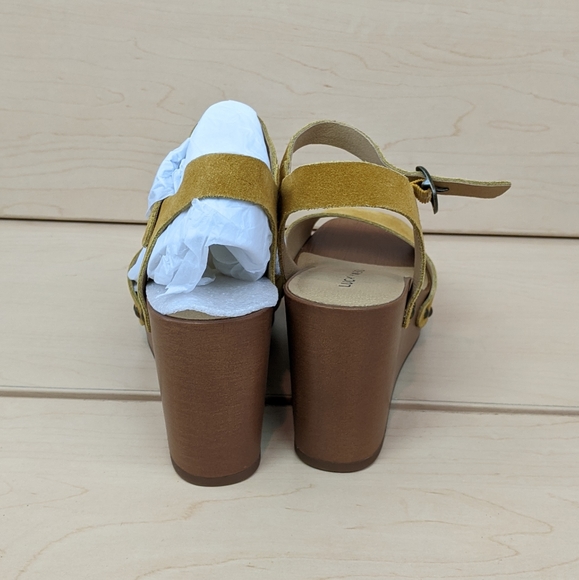 Lucky Brand | Yellow Zashti Heels - Picture 4 of 10